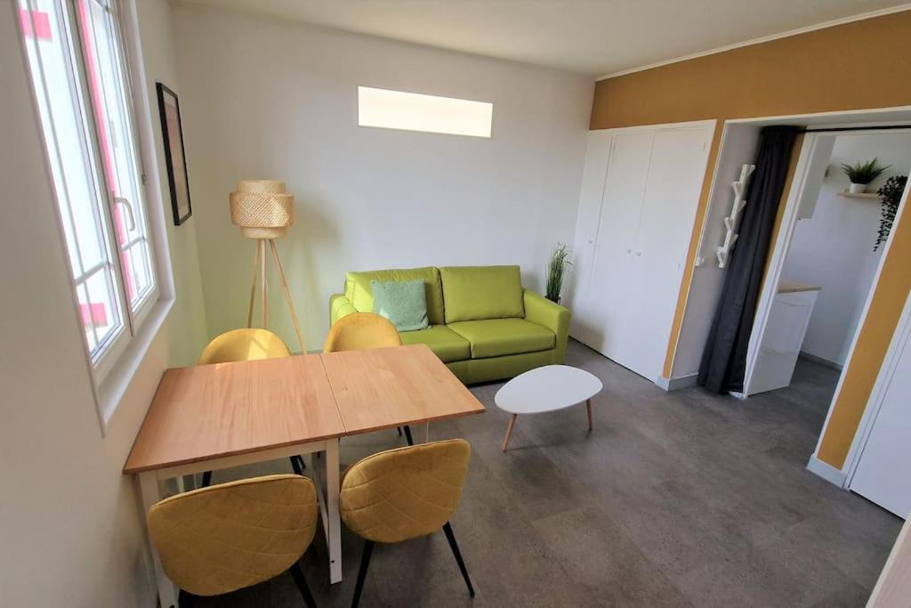 Appartement Ouistreham Proche Centre Et Plage Екстериор снимка