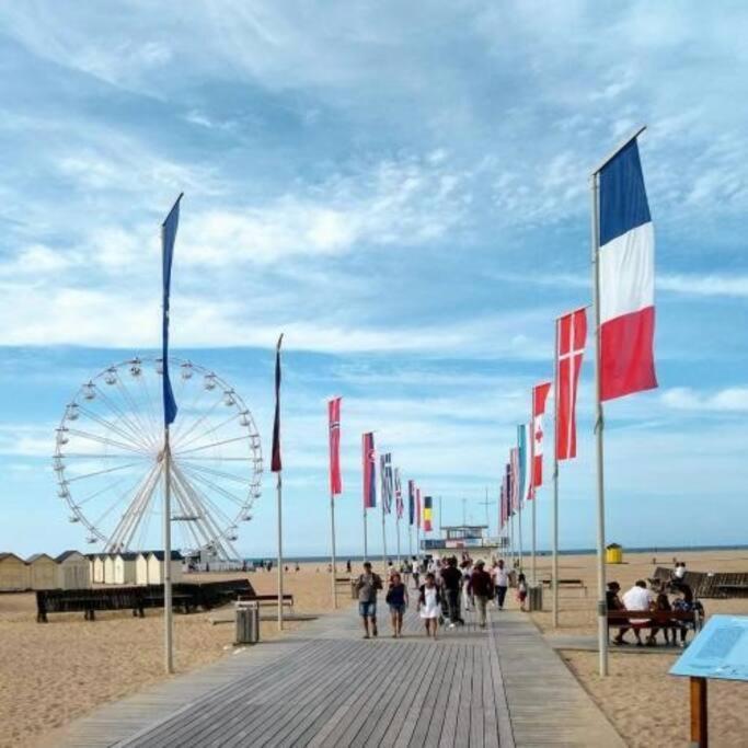 Appartement Ouistreham Proche Centre Et Plage Екстериор снимка